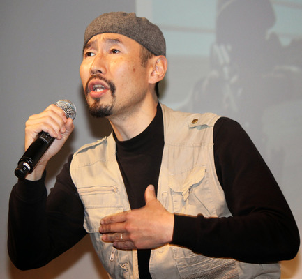 渡部陽一戦場カメラマンの現在！結婚や嫁と子供・話し方や帽子・髪がハゲの噂・生い立ちや学歴と戦場エピソードも徹底紹介 