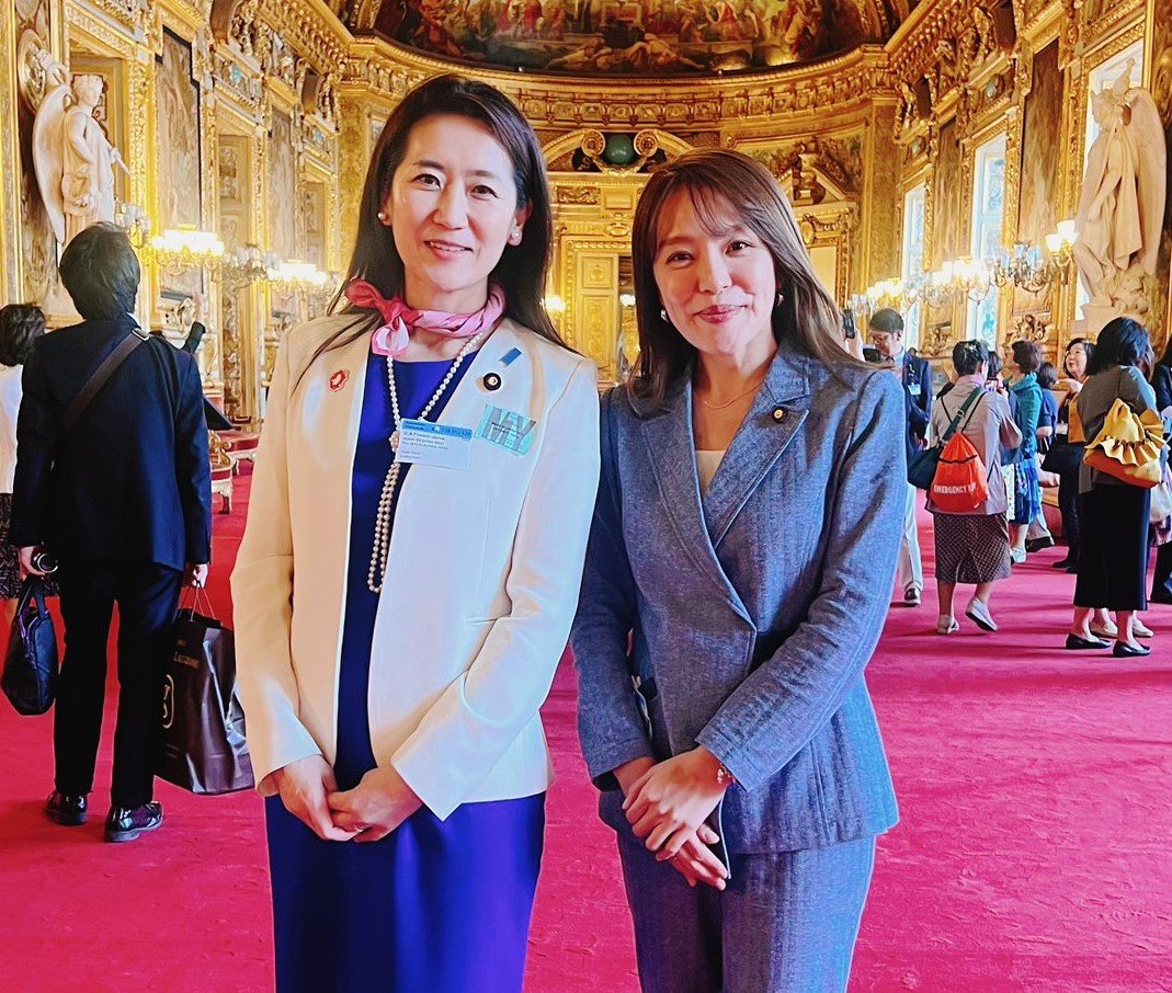 松川るいの若い頃と現在!経歴と身長・夫と子供/娘など家族・エッフェル塔ポーズで大炎上騒動と理由も徹底紹介