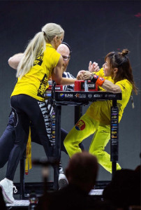 2208051640_3-714x1058