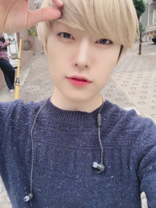 DhuxpkTVAAAEk_n-398x530