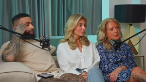 VS-YouTube-MumIsProudOfHerDaughters27ManGangBangBonnieBlueTRC61-3635-1